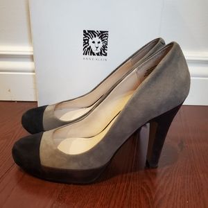 Anne Klein Grey Mule heel size 8